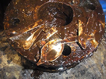 金属片、食器混入／三造有機 2014年6月